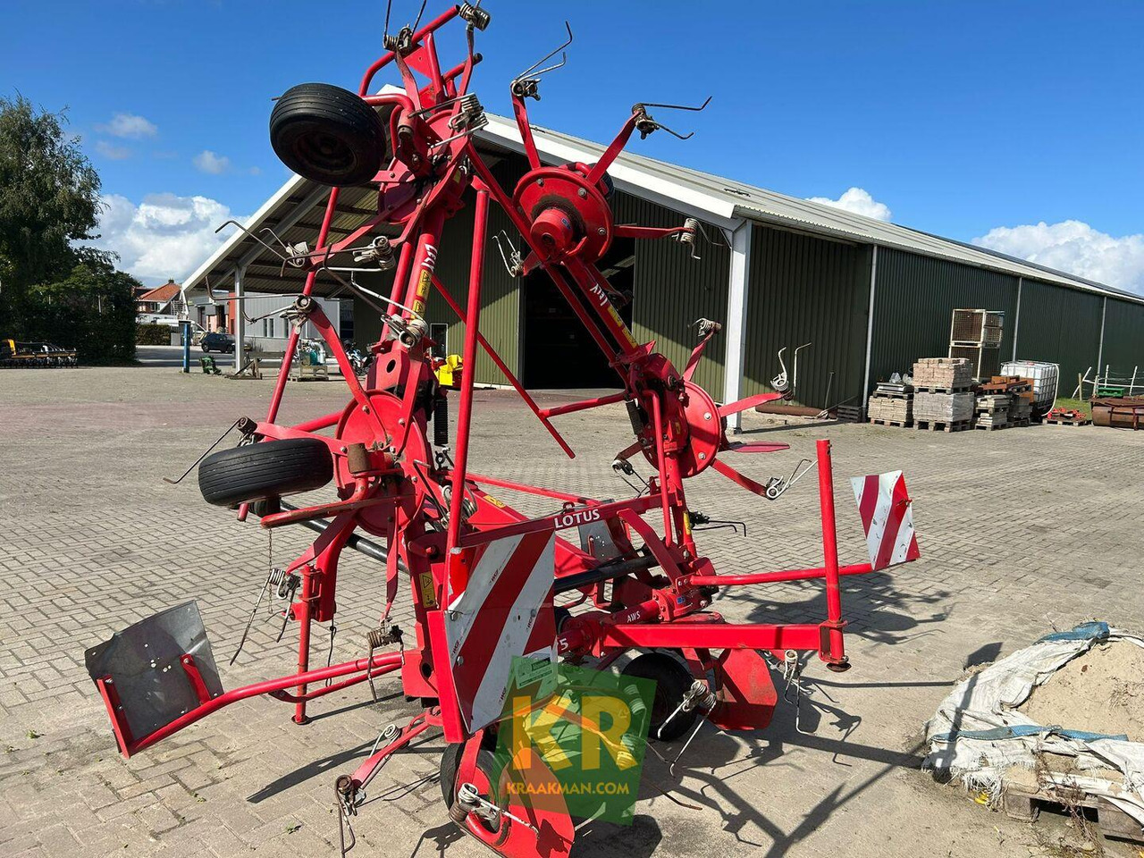 Lotus 675 schudder Lely - גורף/ מגרפה: תמונה 2 Lotus 675 schudder Lely - גורף/ מגרפה: תמונה 2