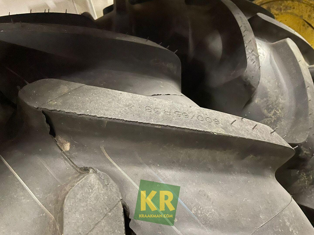 Multibib 600/65R38 Michelin  - חבילת גלגלים וצמיגים עבור מכונה חקלאית: תמונה 2 Multibib 600/65R38 Michelin  - חבילת גלגלים וצמיגים עבור מכונה חקלאית: תמונה 2