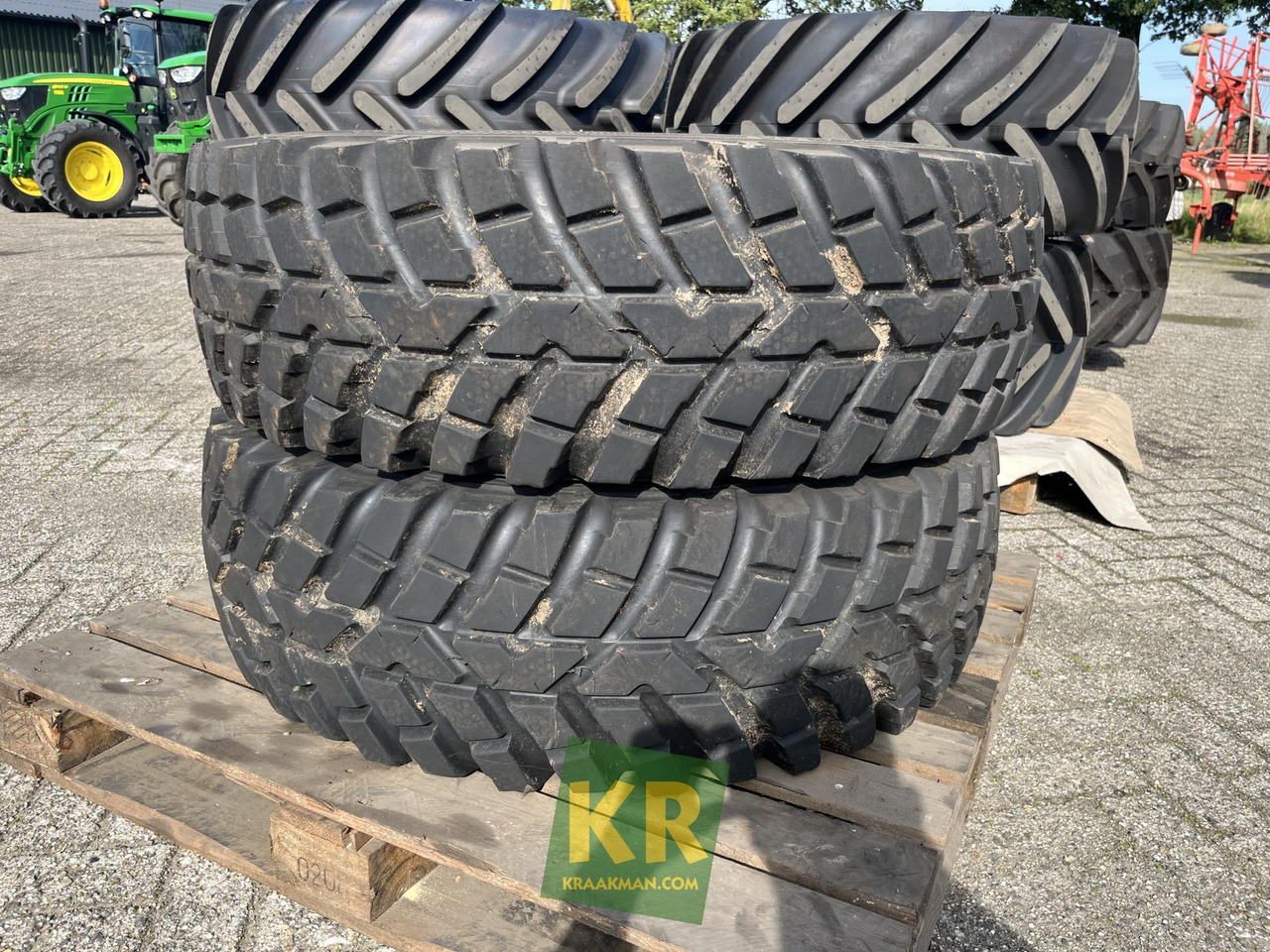Nokian 360/80R24 Tri 2 Onbekend merk - צמיג עבור מכונה חקלאית: תמונה 1 Nokian 360/80R24 Tri 2 Onbekend merk - צמיג עבור מכונה חקלאית: תמונה 1
