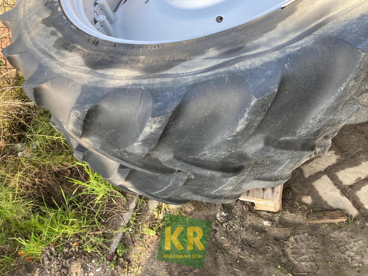 Onderdelen JD John Deere - חבילת גלגלים וצמיגים עבור מכונה חקלאית: תמונה 1 Onderdelen JD John Deere - חבילת גלגלים וצמיגים עבור מכונה חקלאית: תמונה 1