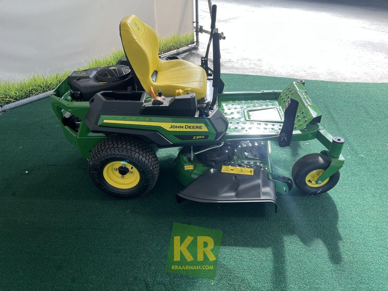 Z315E Zeroturn maaier John Deere - מכסחת גינה: תמונה 4 Z315E Zeroturn maaier John Deere - מכסחת גינה: תמונה 4