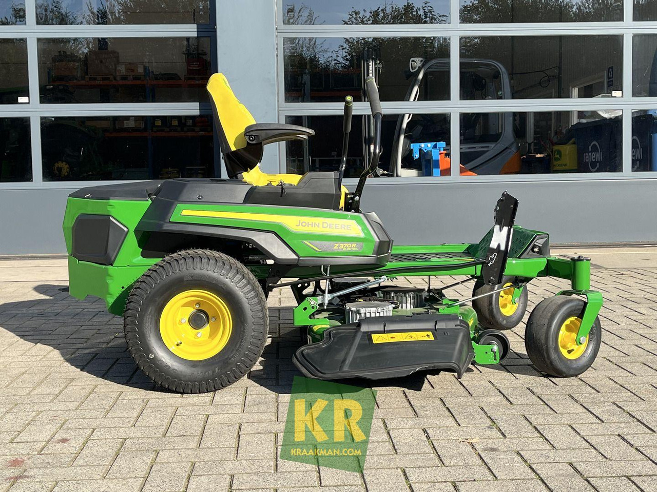 Z370R ELECTRIC John Deere - מכסחת גינה: תמונה 2 Z370R ELECTRIC John Deere - מכסחת גינה: תמונה 2
