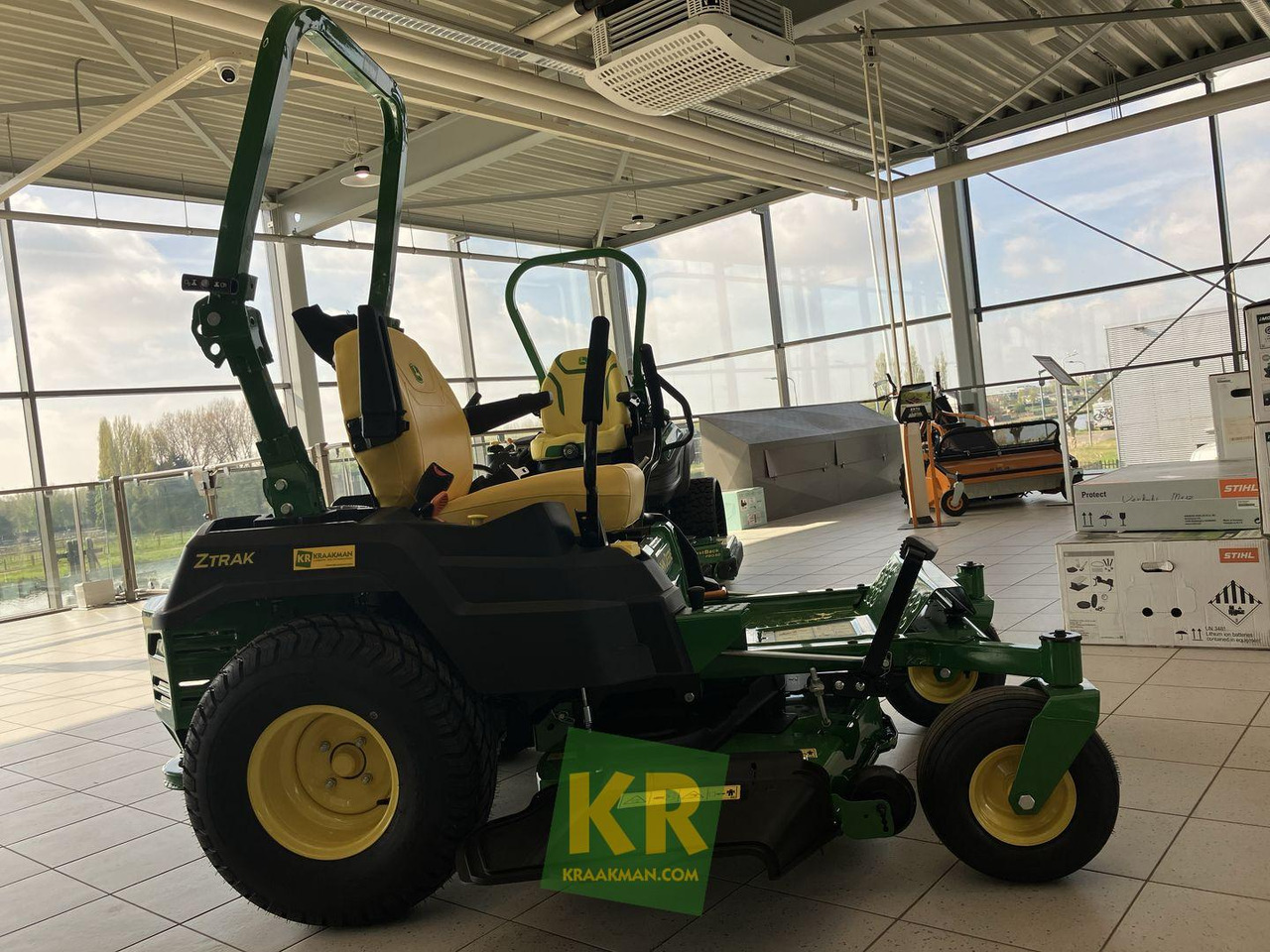 Z515E ZEROTURN John Deere - מכסחת גינה: תמונה 4 Z515E ZEROTURN John Deere - מכסחת גינה: תמונה 4