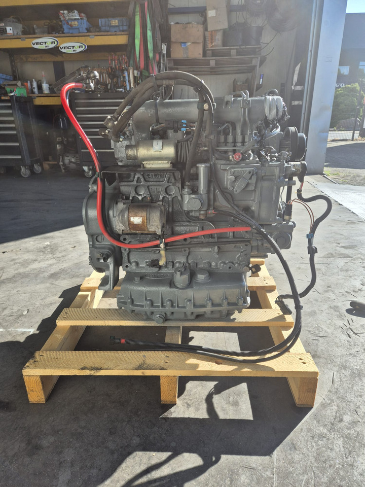 Vector 1950 Engine - מנוע: תמונה 4 Vector 1950 Engine - מנוע: תמונה 4