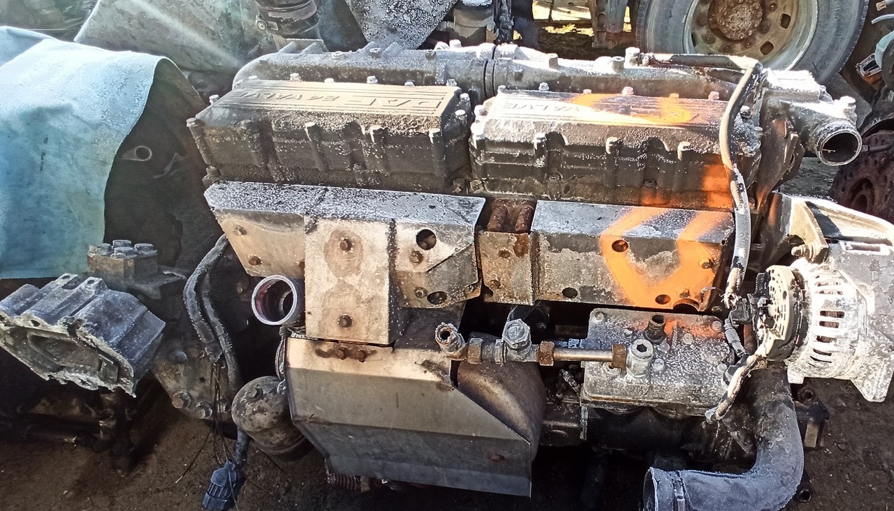 DAF 2 x  CF 75 310 PE228 C - מנוע וחלקים עבור משאית: תמונה 2 DAF 2 x  CF 75 310 PE228 C - מנוע וחלקים עבור משאית: תמונה 2