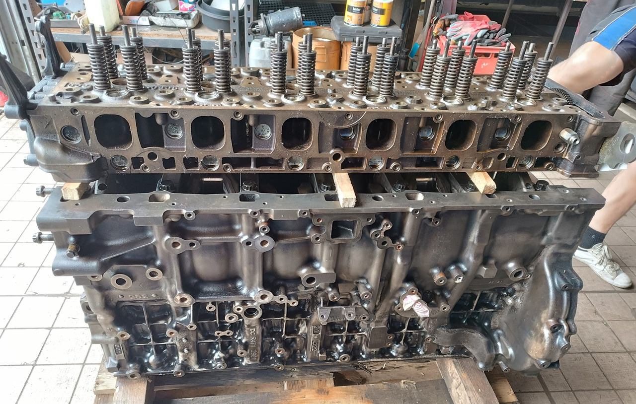 Mercedes Actros MP4 MP5 OM471 471 926 ENGINE HEAD - מנוע וחלקים: תמונה 3 Mercedes Actros MP4 MP5 OM471 471 926 ENGINE HEAD - מנוע וחלקים: תמונה 3