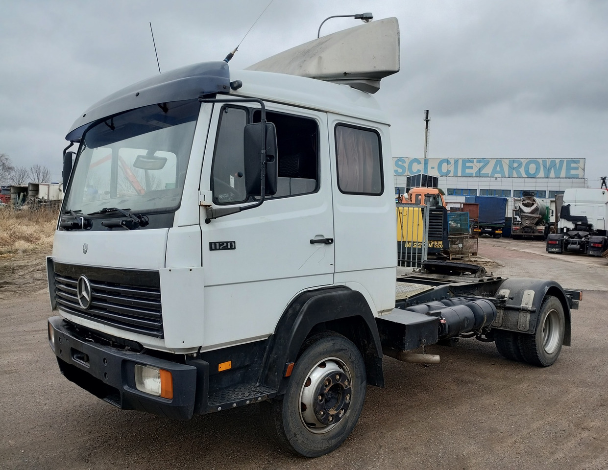 Mercedes Benz 1120 S - יחידת טרקטור: תמונה 1 Mercedes Benz 1120 S - יחידת טרקטור: תמונה 1