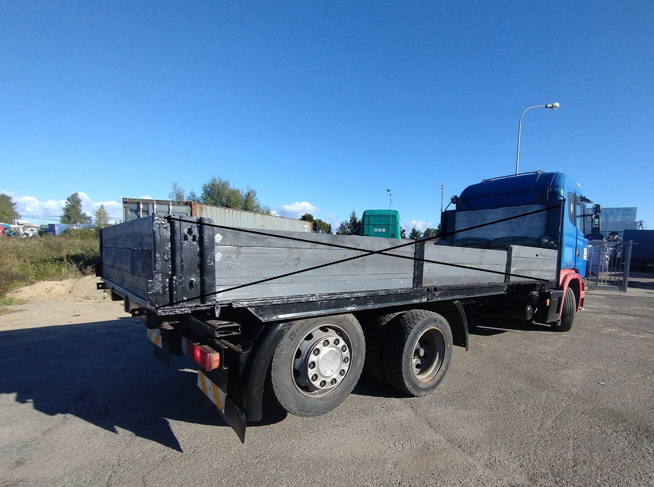 SCANIA R 114 380 6x2 - משאית עם שלדת תא: תמונה 3 SCANIA R 114 380 6x2 - משאית עם שלדת תא: תמונה 3