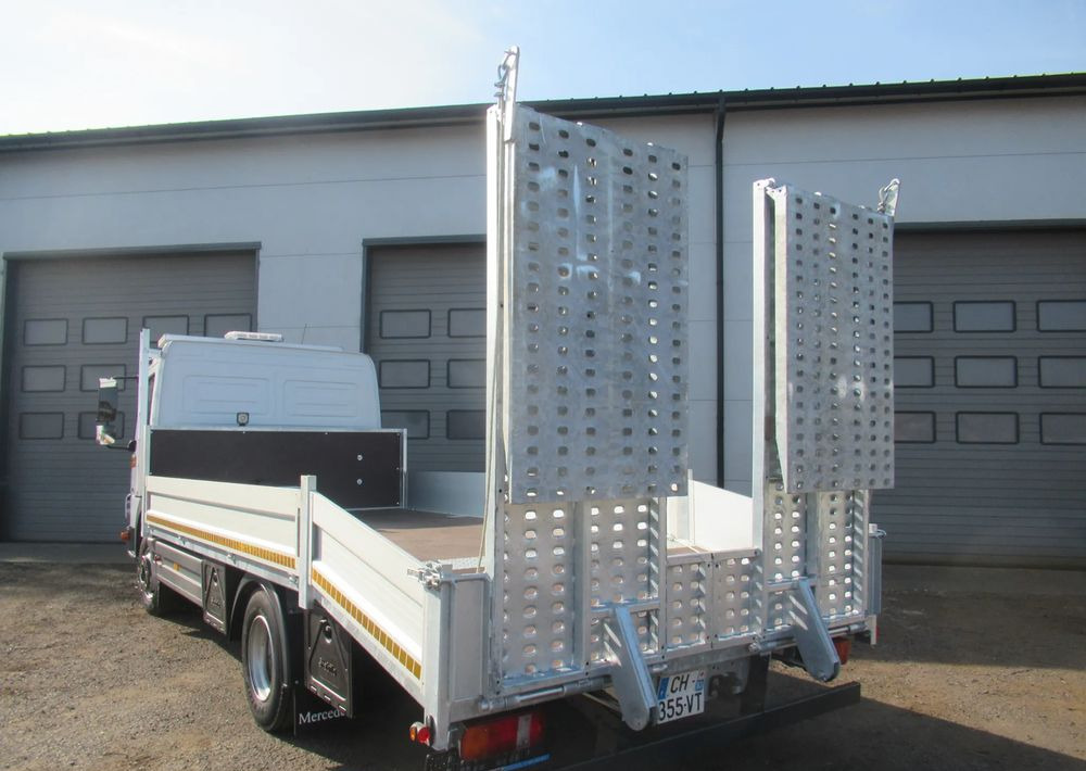 Mercedes-Benz Atego 1224 - משאית גרירה: תמונה 3 Mercedes-Benz Atego 1224 - משאית גרירה: תמונה 3