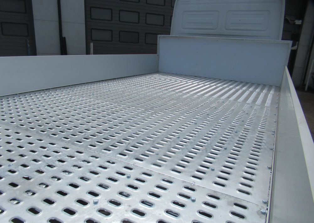 Mercedes-Benz Atego 1224 - משאית גרירה: תמונה 3 Mercedes-Benz Atego 1224 - משאית גרירה: תמונה 3