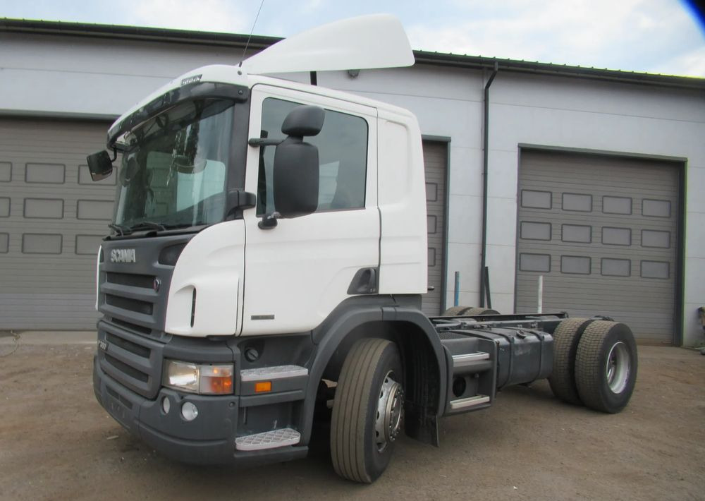 Scania P360 - משאית עם שלדת תא: תמונה 1 Scania P360 - משאית עם שלדת תא: תמונה 1