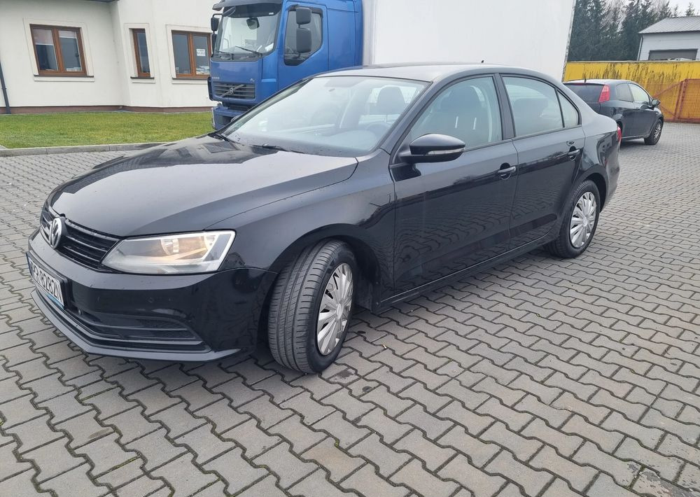 Volkswagen Jetta 2.0 TDI DPF BMT Trendline - סדאן: תמונה 1 Volkswagen Jetta 2.0 TDI DPF BMT Trendline - סדאן: תמונה 1