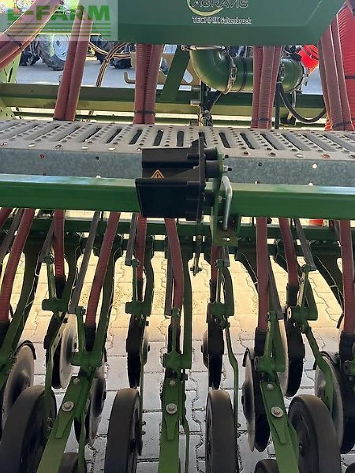 Amazone amazone avant 3002 säschine/ fronttank ftender 1600/ precea 3000-1 maisleger - מקדחת זרעים: תמונה 4 Amazone amazone avant 3002 säschine/ fronttank ftender 1600/ precea 3000-1 maisleger - מקדחת זרעים: תמונה 4