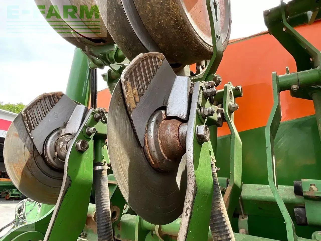 Amazone edx 6000-tc - מכונת זריעה מדויקת: תמונה 3 Amazone edx 6000-tc - מכונת זריעה מדויקת: תמונה 3