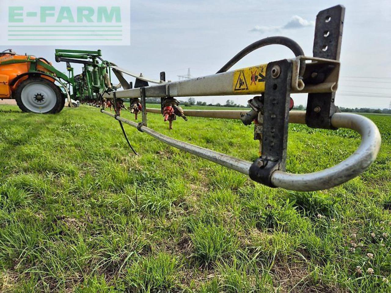 Amazone ux 3200 super - מרסס נגרר: תמונה 4 Amazone ux 3200 super - מרסס נגרר: תמונה 4