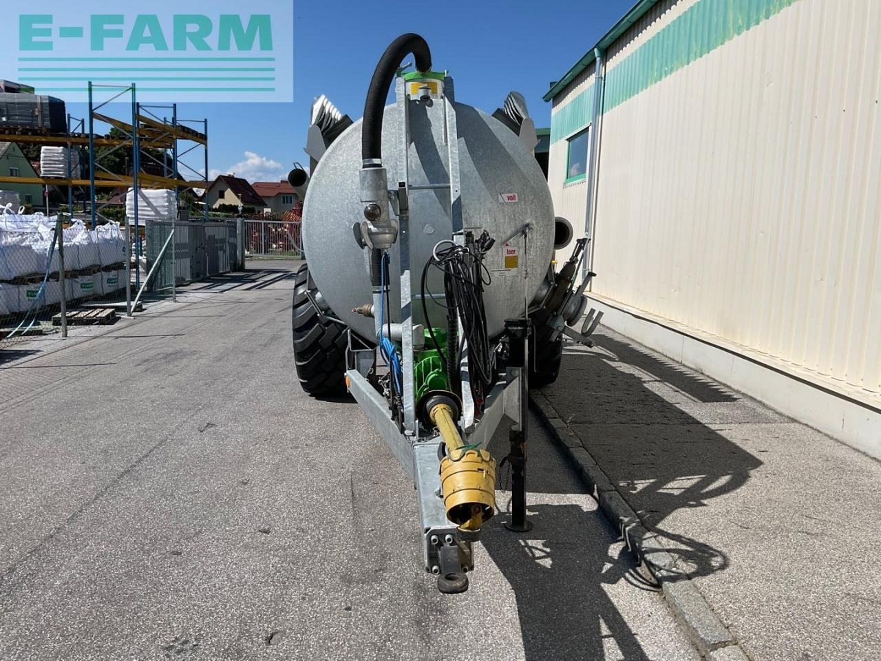 Bauer V 81 mit Schleppfix SFA 9 - ציוד דישון: תמונה 3 Bauer V 81 mit Schleppfix SFA 9 - ציוד דישון: תמונה 3