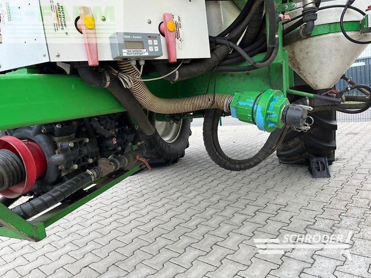 CHD f 5242 - מרסס נגרר: תמונה 2 CHD f 5242 - מרסס נגרר: תמונה 2