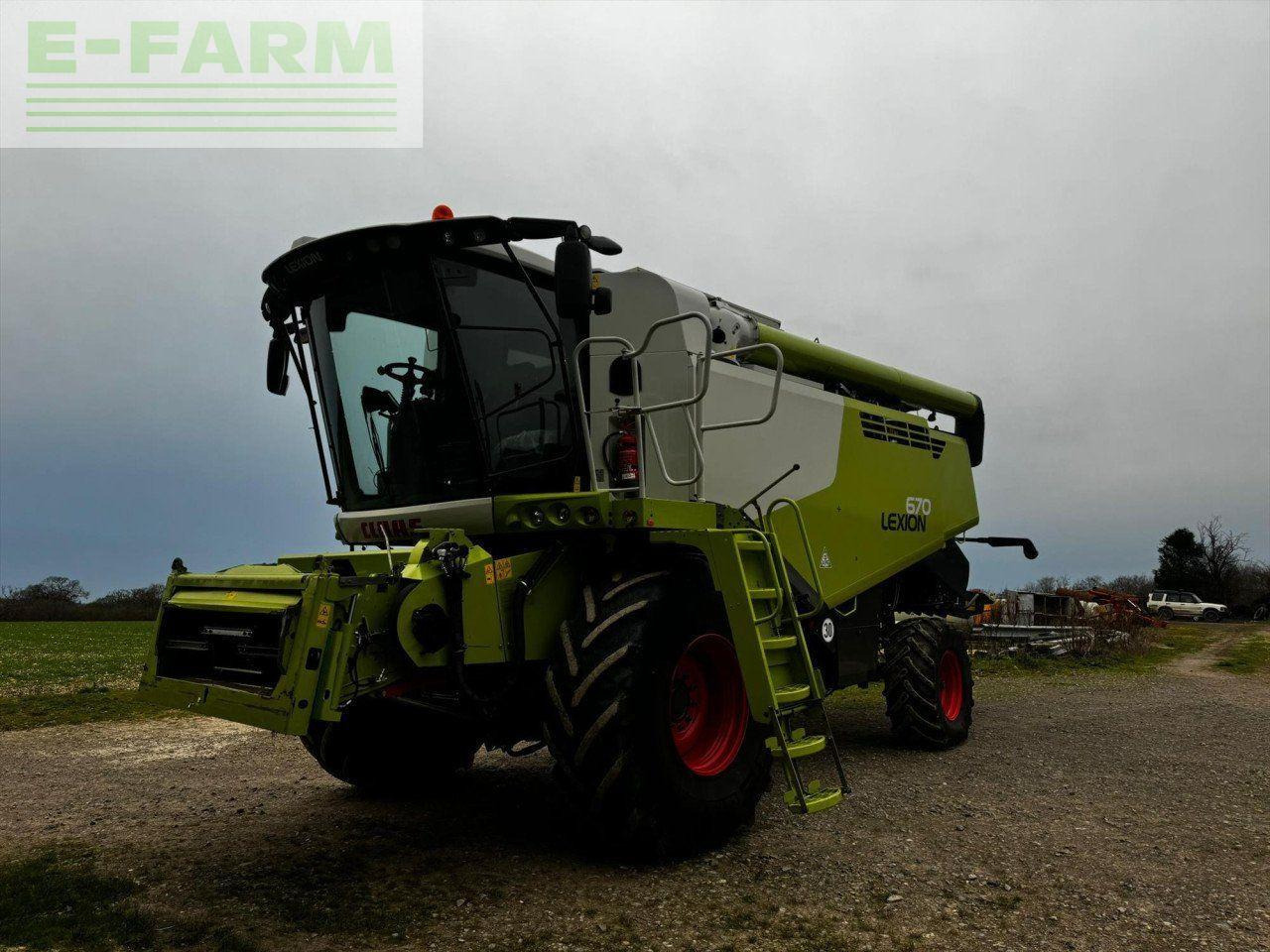 CLAAS LEXION 670 M - מקצרת קומבינה: תמונה 2 CLAAS LEXION 670 M - מקצרת קומבינה: תמונה 2
