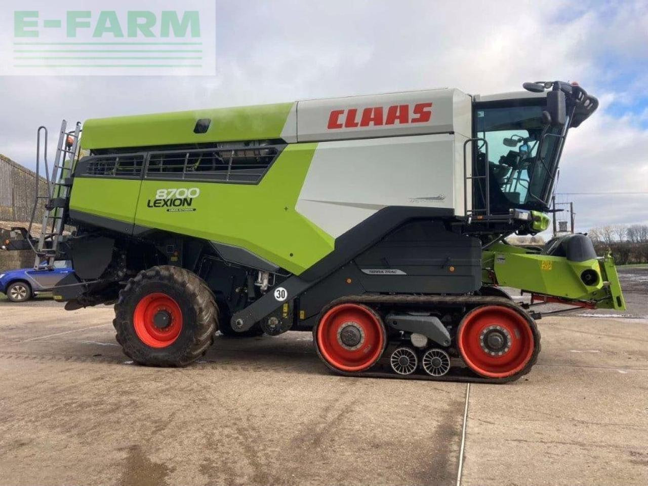 CLAAS LEXION 8700 TT - מקצרת קומבינה: תמונה 1 CLAAS LEXION 8700 TT - מקצרת קומבינה: תמונה 1