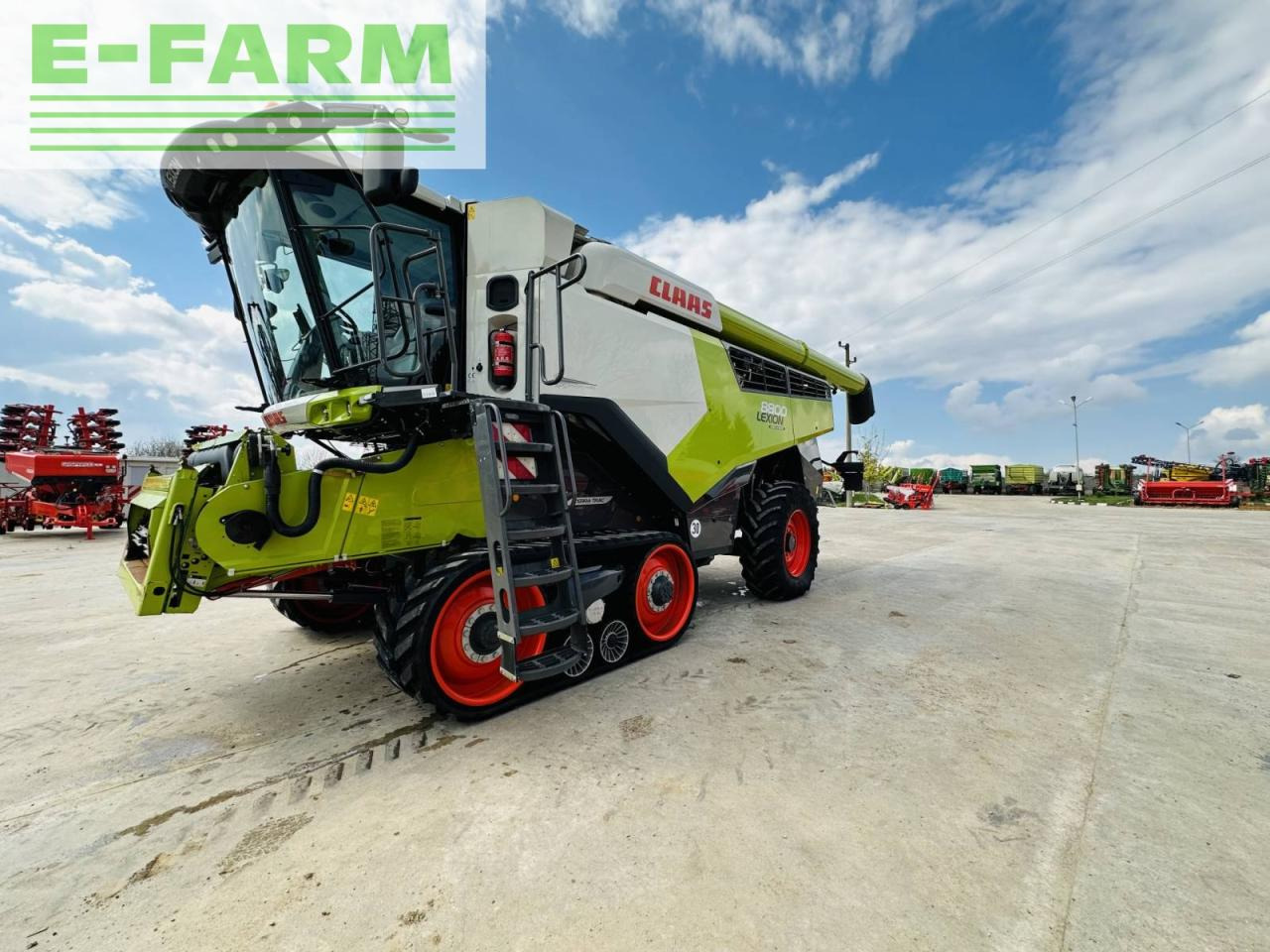 CLAAS LEXION 8800 TT E5 - מקצרת קומבינה: תמונה 1 CLAAS LEXION 8800 TT E5 - מקצרת קומבינה: תמונה 1