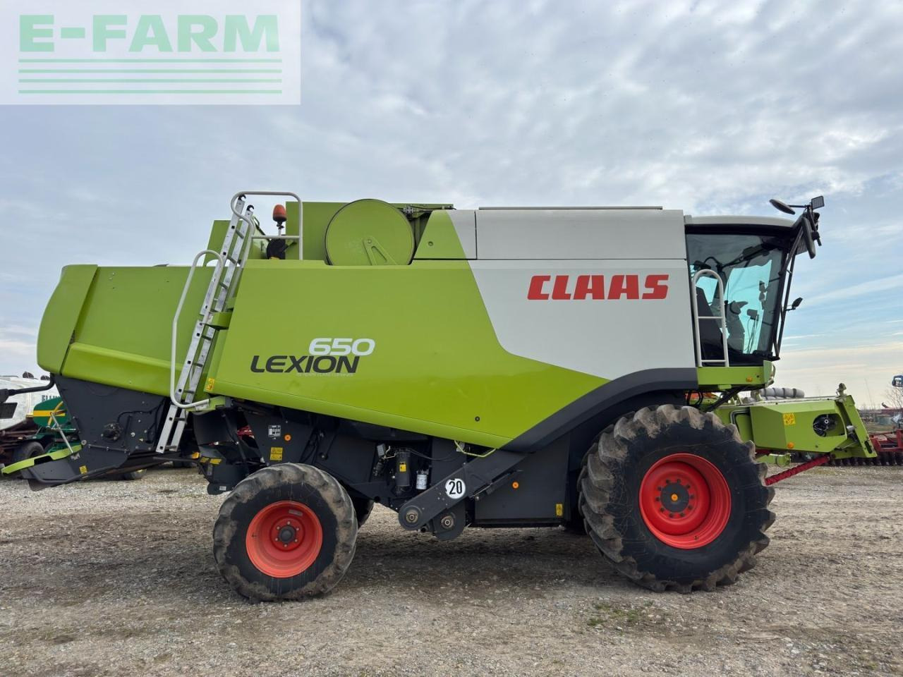 CLAAS Lexion 650 - מקצרת קומבינה: תמונה 4 CLAAS Lexion 650 - מקצרת קומבינה: תמונה 4