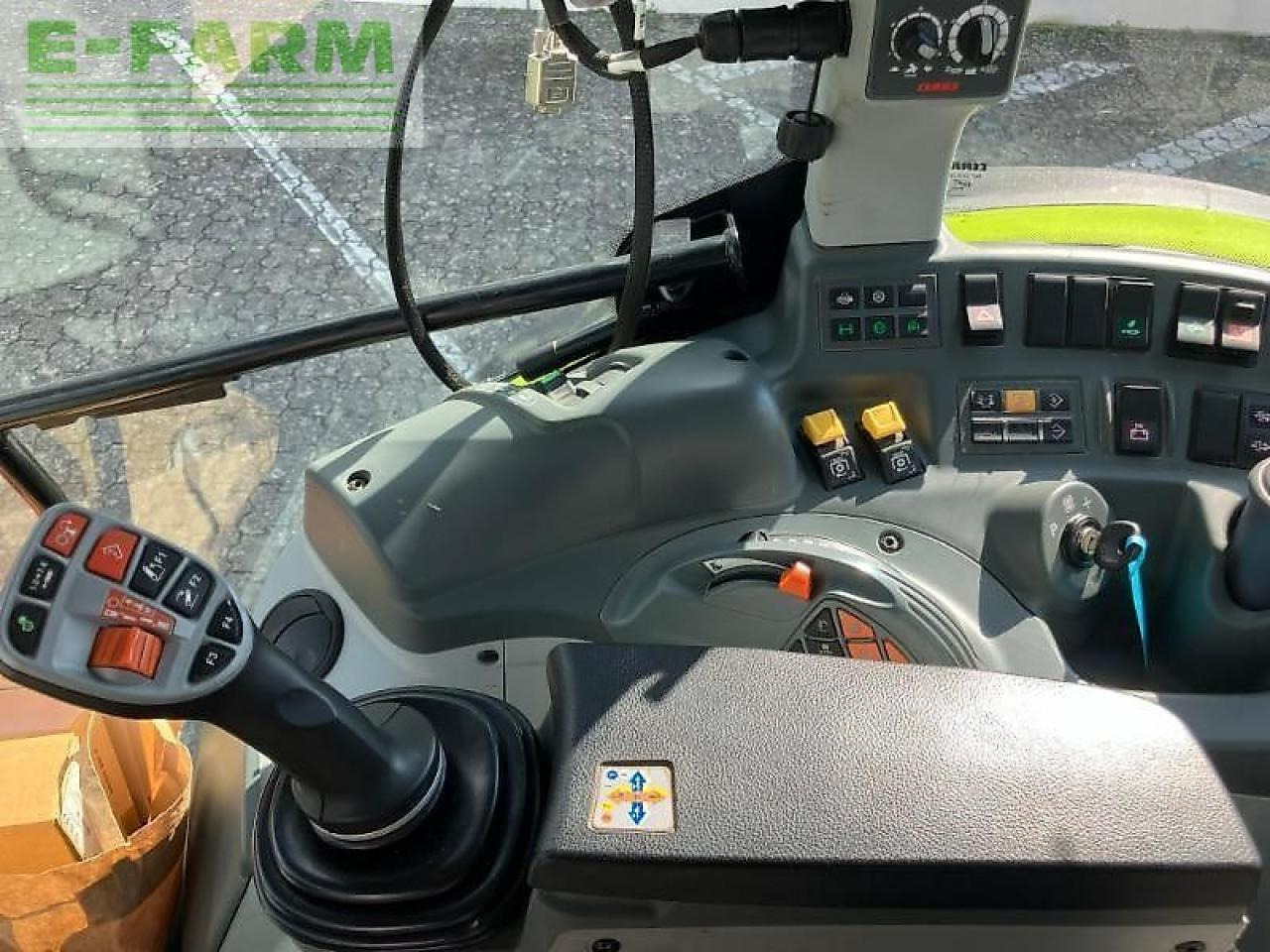 טרקטור חקלאי CLAAS arion 470 stage v: תמונה 11