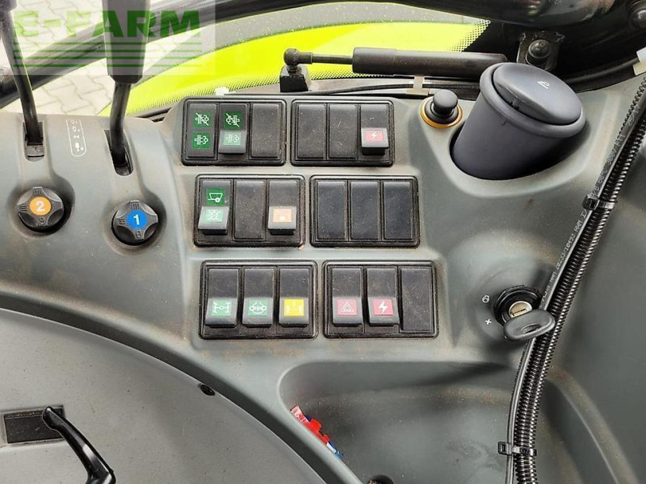 טרקטור חקלאי CLAAS arion 620 mit dücker dua 800 ausleger und 2 werkzeugen: תמונה 29