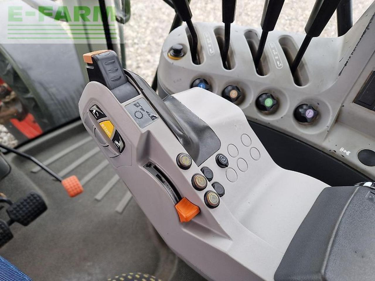טרקטור חקלאי CLAAS arion 630 cis CIS: תמונה 9