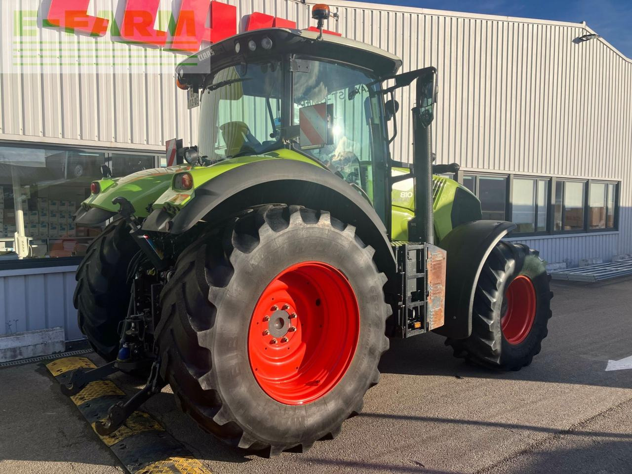 CLAAS axion 810 cmatic s5 CMATIC - טרקטור חקלאי: תמונה 2 CLAAS axion 810 cmatic s5 CMATIC - טרקטור חקלאי: תמונה 2