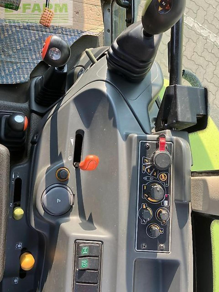 טרקטור חקלאי CLAAS axos 340 cx CX: תמונה 12