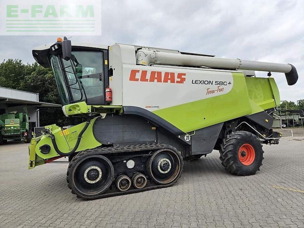 CLAAS lexion 580 tt plus - מקצרת קומבינה: תמונה 1 CLAAS lexion 580 tt plus - מקצרת קומבינה: תמונה 1