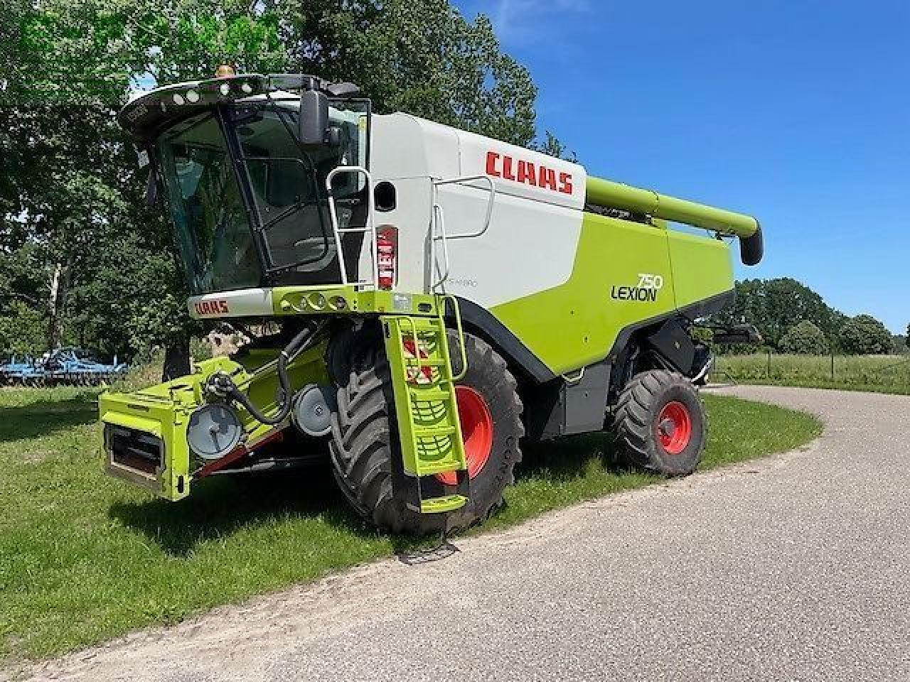 CLAAS lexion 750 mit vario 900 - מקצרת קומבינה: תמונה 1 CLAAS lexion 750 mit vario 900 - מקצרת קומבינה: תמונה 1