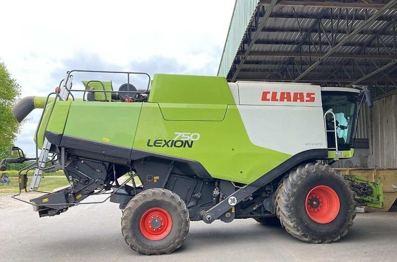CLAAS lexion 750 mit vario 900 - מקצרת קומבינה: תמונה 2 CLAAS lexion 750 mit vario 900 - מקצרת קומבינה: תמונה 2