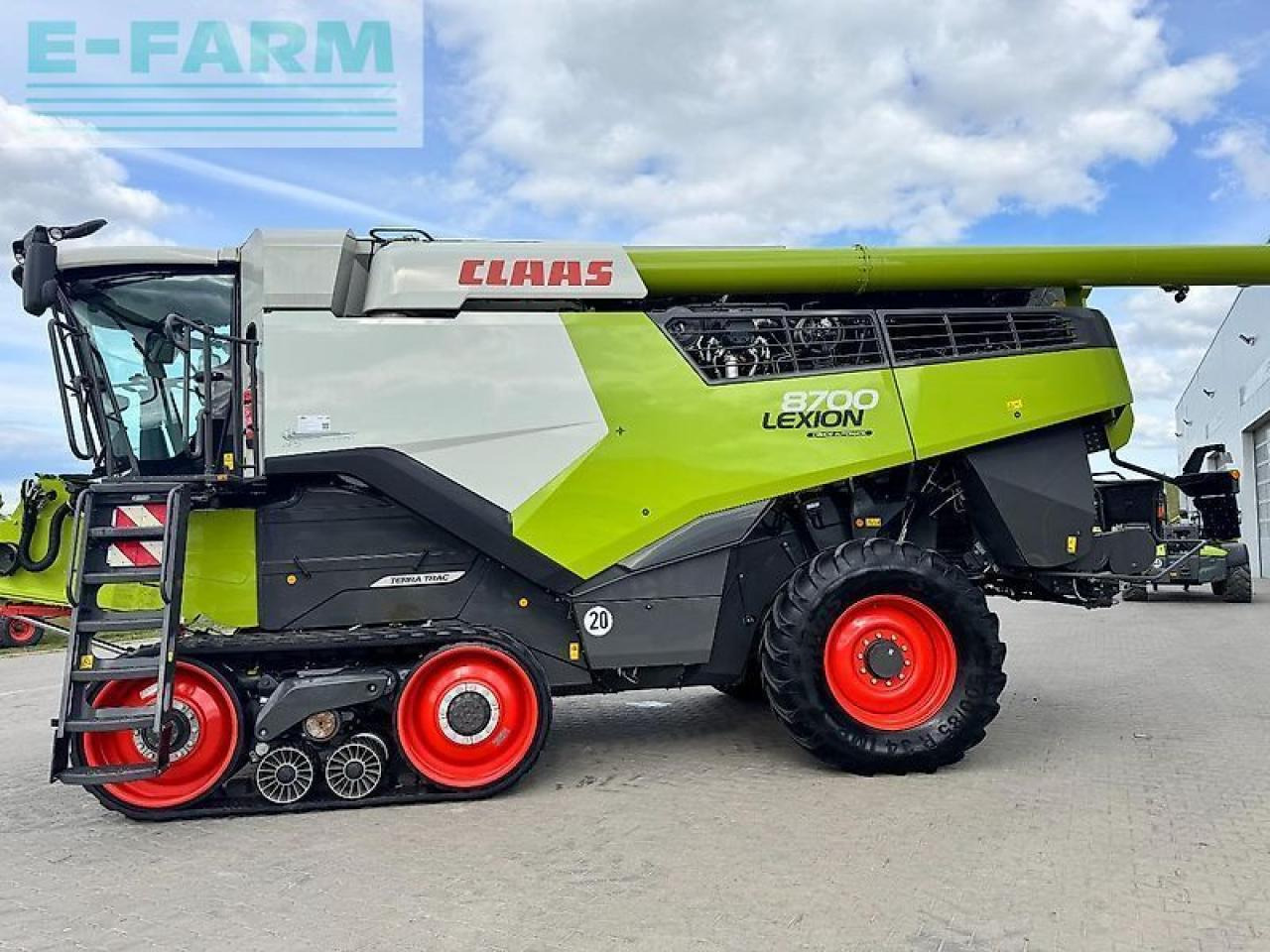 CLAAS lexion 8700tt - מקצרת קומבינה: תמונה 2 CLAAS lexion 8700tt - מקצרת קומבינה: תמונה 2