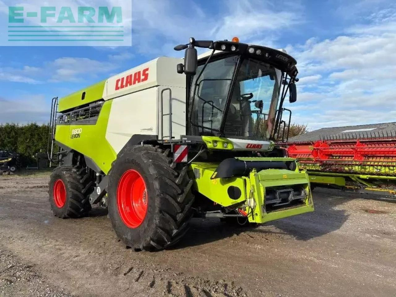 CLAAS lexion 8800 4wd - מקצרת קומבינה: תמונה 2 CLAAS lexion 8800 4wd - מקצרת קומבינה: תמונה 2