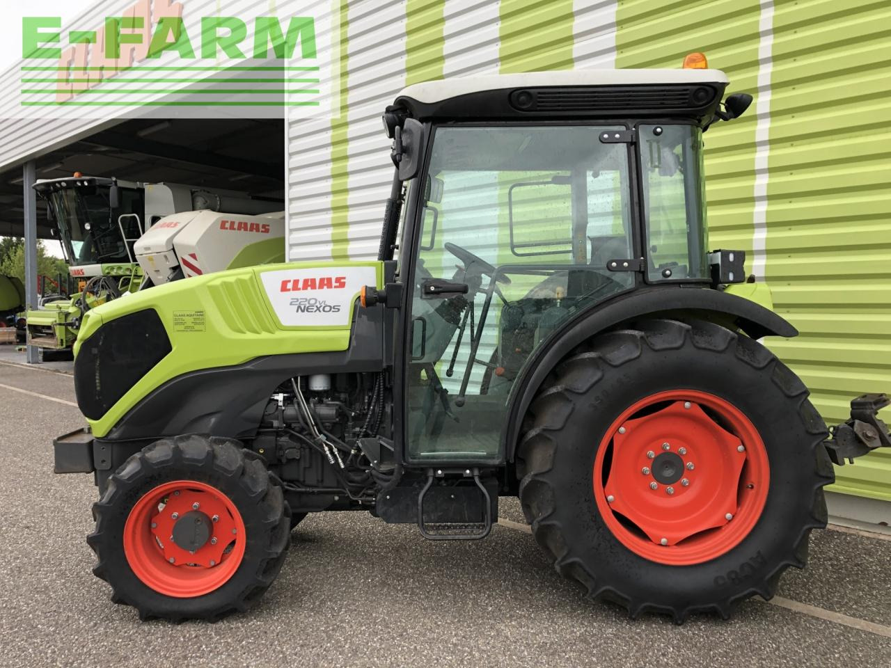 CLAAS nexos 220 vl - טרקטור חקלאי: תמונה 2 CLAAS nexos 220 vl - טרקטור חקלאי: תמונה 2