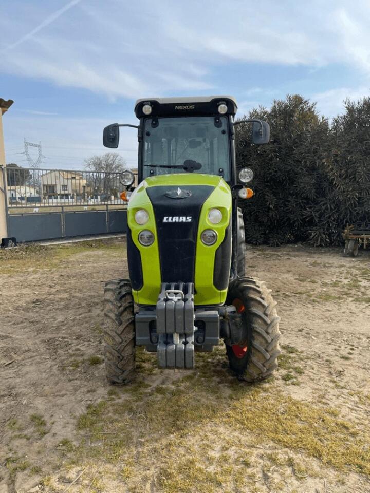 CLAAS nexos 230 ve - טרקטור חקלאי: תמונה 2 CLAAS nexos 230 ve - טרקטור חקלאי: תמונה 2
