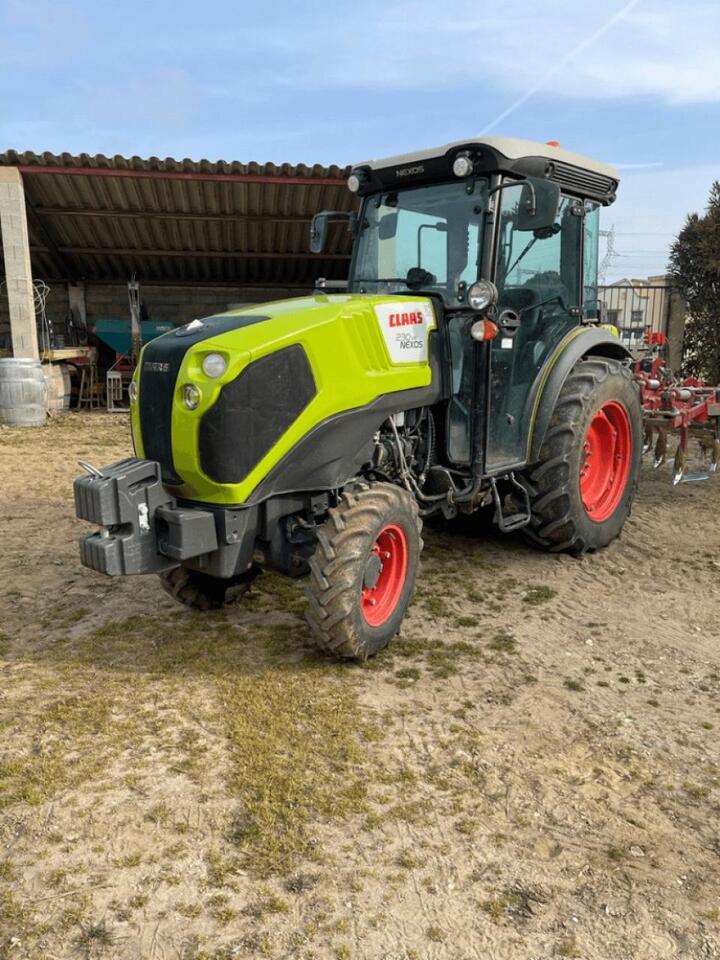 CLAAS nexos 230 ve - טרקטור חקלאי: תמונה 3 CLAAS nexos 230 ve - טרקטור חקלאי: תמונה 3