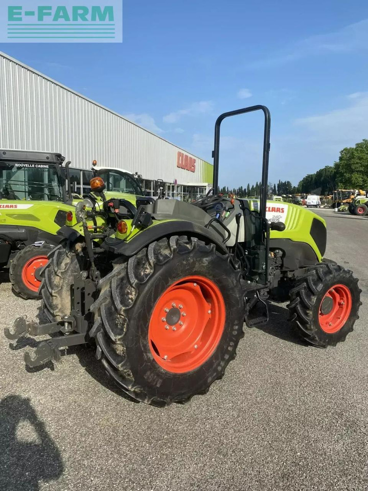 CLAAS nexos 240 f arceau 4rm F - טרקטור חקלאי: תמונה 3 CLAAS nexos 240 f arceau 4rm F - טרקטור חקלאי: תמונה 3