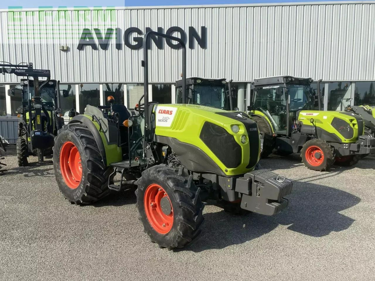 CLAAS nexos 240 f arceau 4rm - טרקטור חקלאי: תמונה 1 CLAAS nexos 240 f arceau 4rm - טרקטור חקלאי: תמונה 1