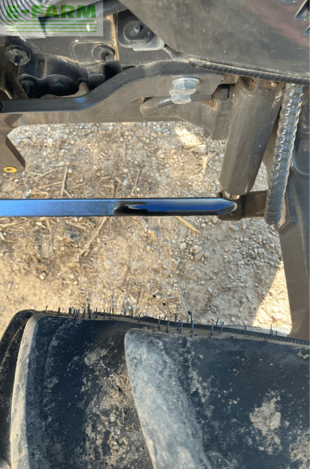 CLAAS nexos 240 l cabine - טרקטור חקלאי: תמונה 4 CLAAS nexos 240 l cabine - טרקטור חקלאי: תמונה 4