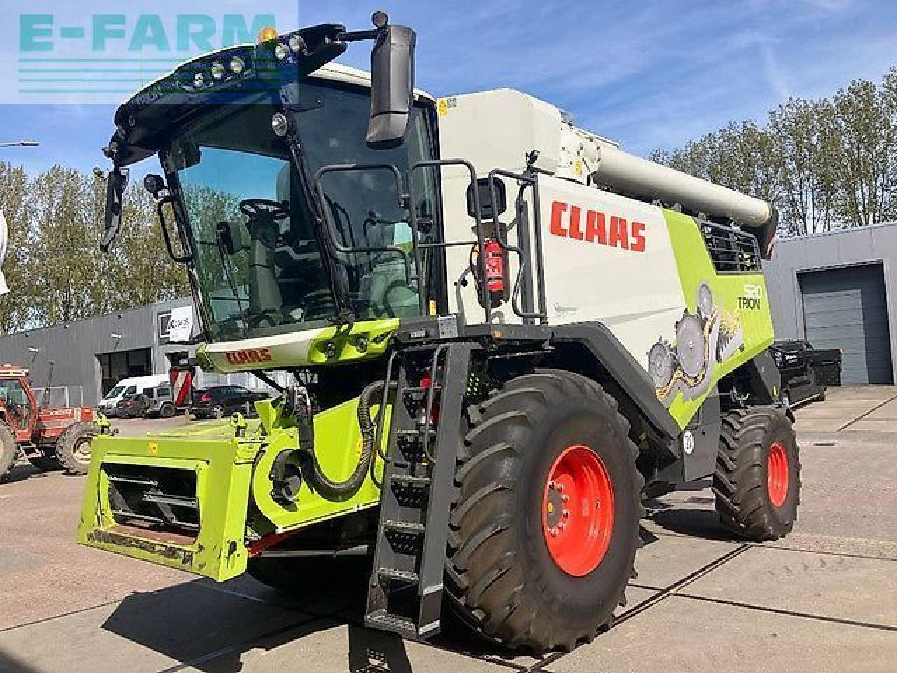 CLAAS trion 520 - מקצרת קומבינה: תמונה 1 CLAAS trion 520 - מקצרת קומבינה: תמונה 1