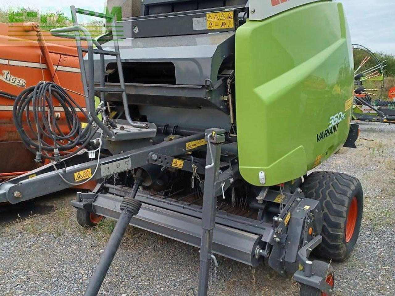 CLAAS variant 360 rc - מכונת צרור מרובעת: תמונה 2 CLAAS variant 360 rc - מכונת צרור מרובעת: תמונה 2