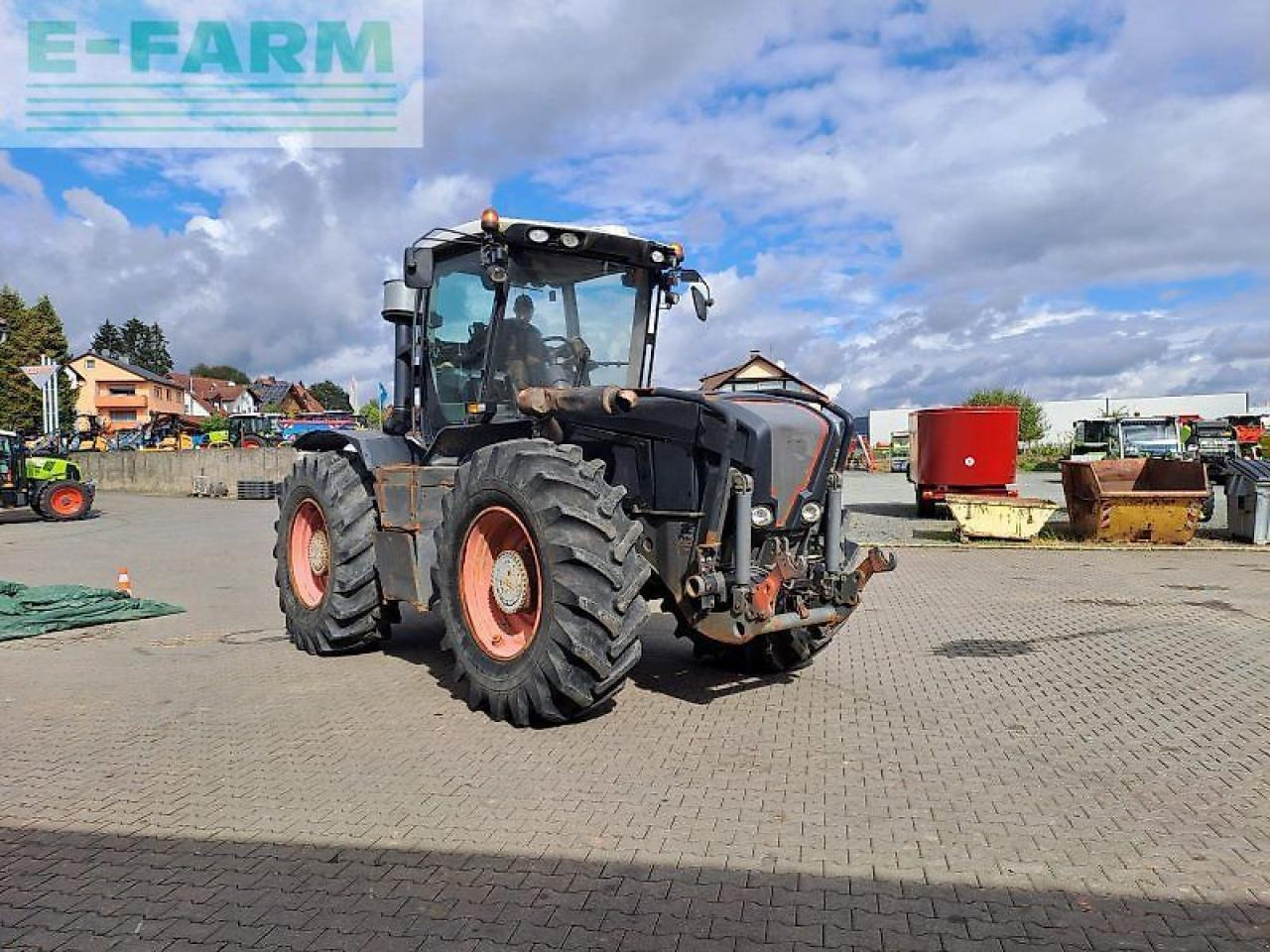 CLAAS xerion 3300 trac vc TRAC VC - טרקטור חקלאי: תמונה 2 CLAAS xerion 3300 trac vc TRAC VC - טרקטור חקלאי: תמונה 2