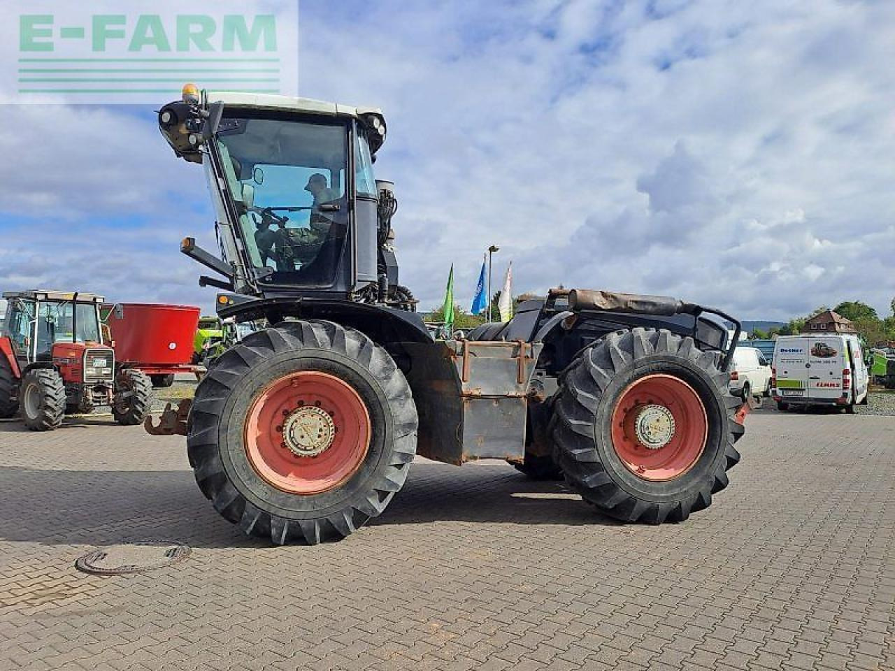 CLAAS xerion 3300 trac vc TRAC VC - טרקטור חקלאי: תמונה 1 CLAAS xerion 3300 trac vc TRAC VC - טרקטור חקלאי: תמונה 1