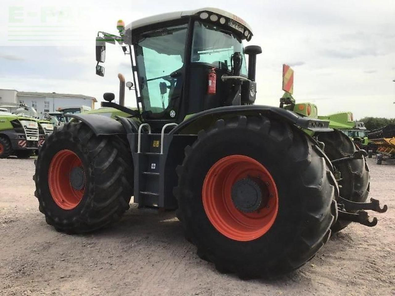 CLAAS xerion 3800 trac vc TRAC VC - טרקטור חקלאי: תמונה 4 CLAAS xerion 3800 trac vc TRAC VC - טרקטור חקלאי: תמונה 4