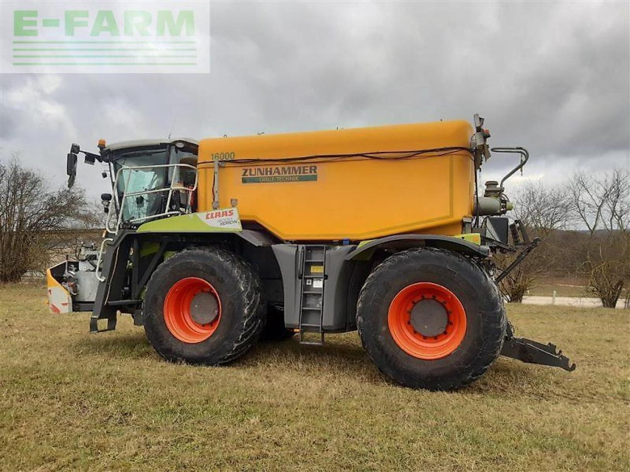 CLAAS xerion 4000 saddle trac SADDLE TRAC - מרסס בהנעה עצמית: תמונה 5 CLAAS xerion 4000 saddle trac SADDLE TRAC - מרסס בהנעה עצמית: תמונה 5
