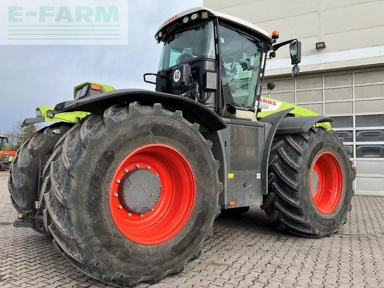 CLAAS xerion 5000 trac - טרקטור חקלאי: תמונה 4 CLAAS xerion 5000 trac - טרקטור חקלאי: תמונה 4