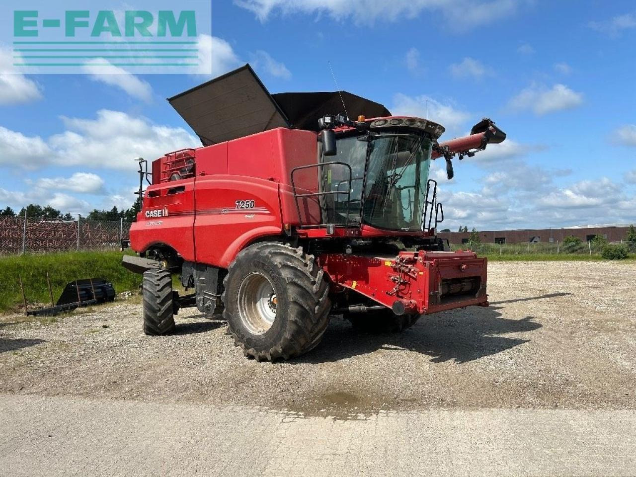 Case-IH 7250 - מקצרת קומבינה: תמונה 1 Case-IH 7250 - מקצרת קומבינה: תמונה 1