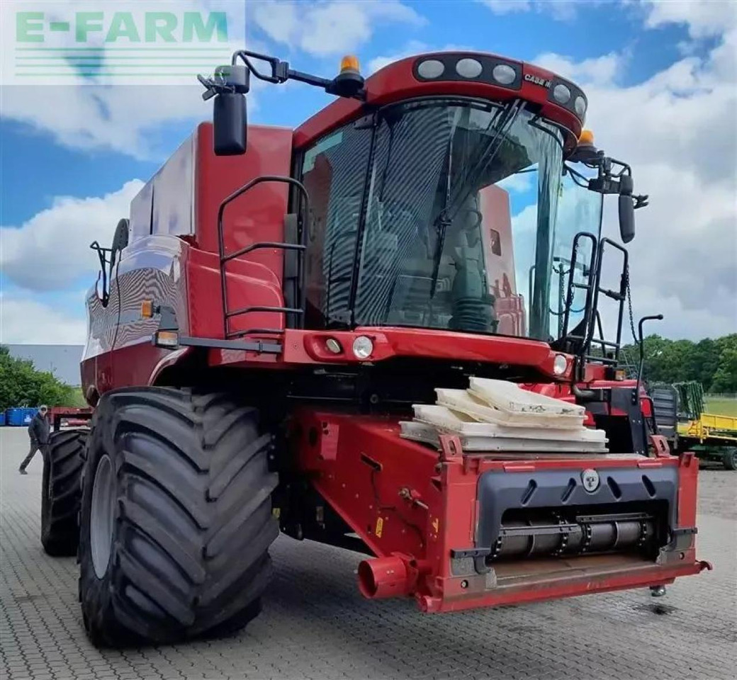 Case-IH 8010 med 30 fods skærebord - מקצרת קומבינה: תמונה 5 Case-IH 8010 med 30 fods skærebord - מקצרת קומבינה: תמונה 5